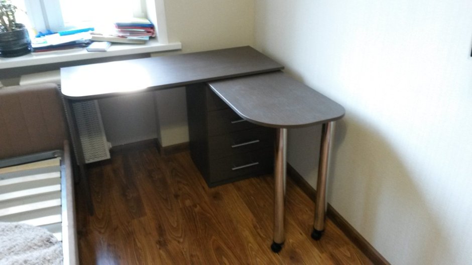 Навесной стол