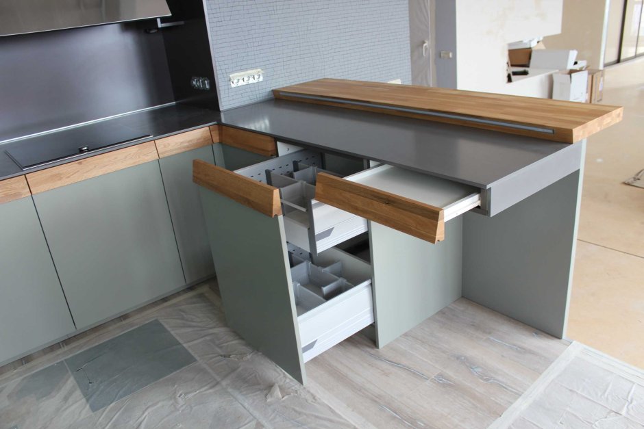 Столик убирающийся