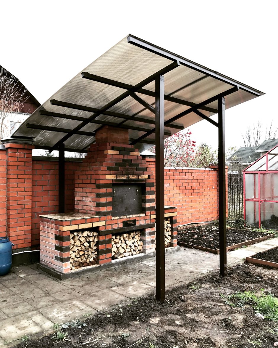 Зона барбекю с навесом