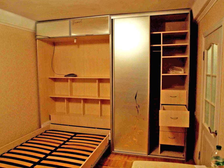 Встроенный шкаф-купе с кроватью