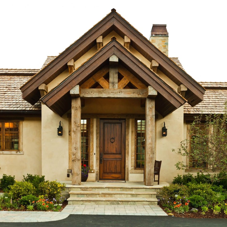 Деревянные двери в интерьере