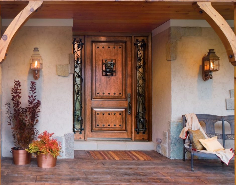 Деревянные ворота в старинном стиле