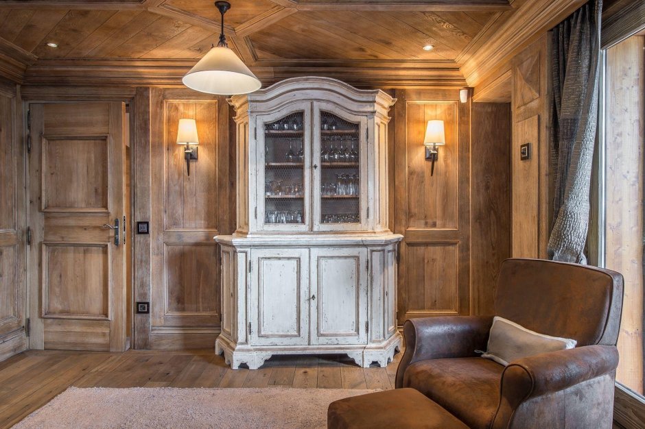 Прихожая в стиле Шале