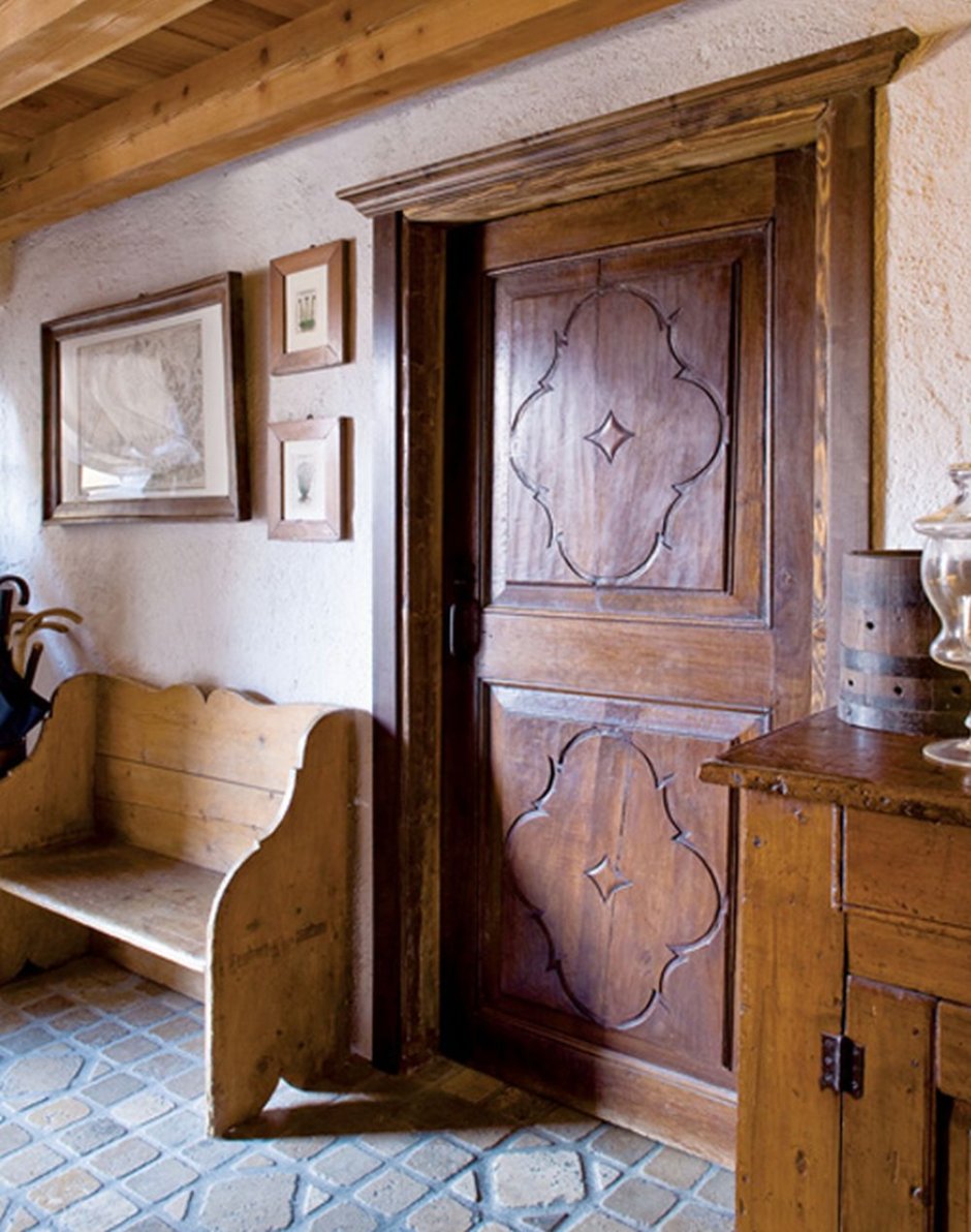 Деревянные двери в стиле Шале