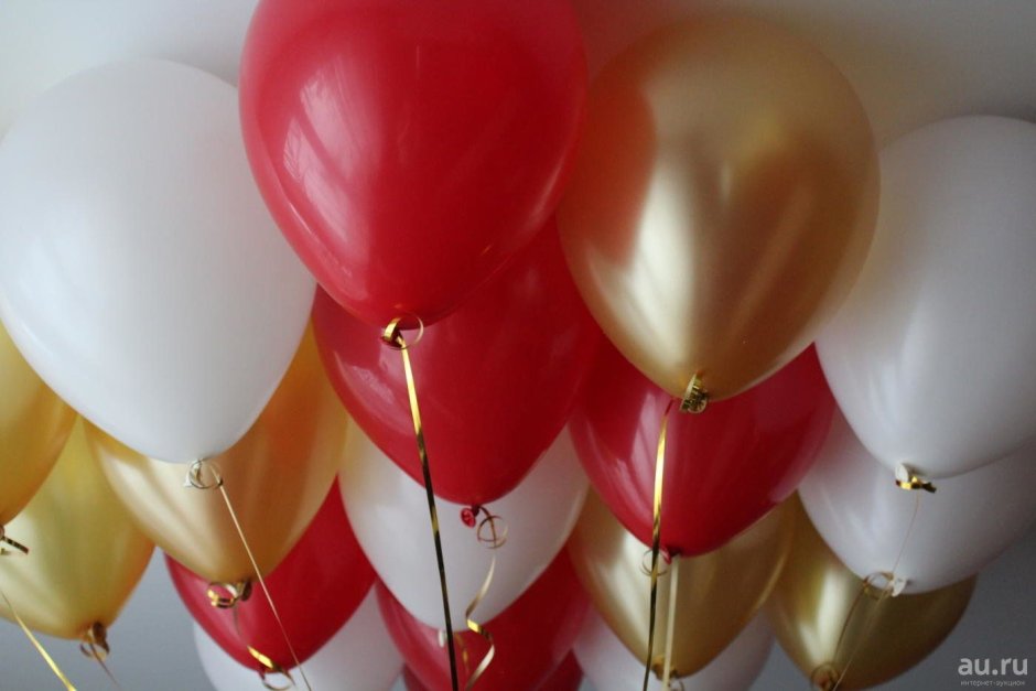 Красные и золотые шары воздушные