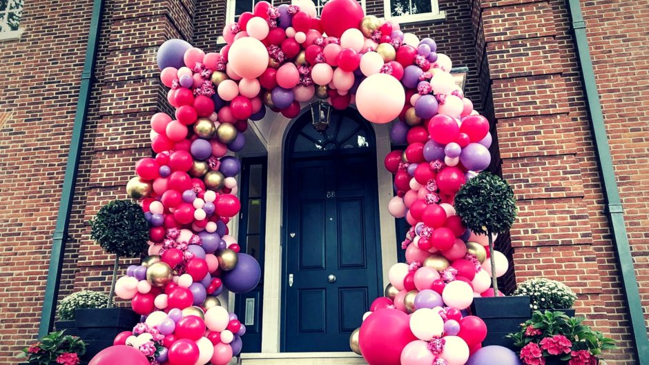 Разнокалиберная арка из шаров