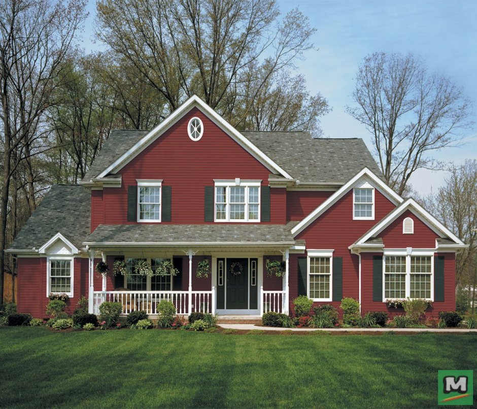 Дом с красными ставнями