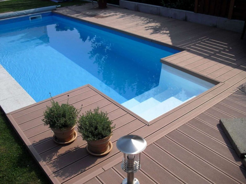 Терраса вокруг бассейна