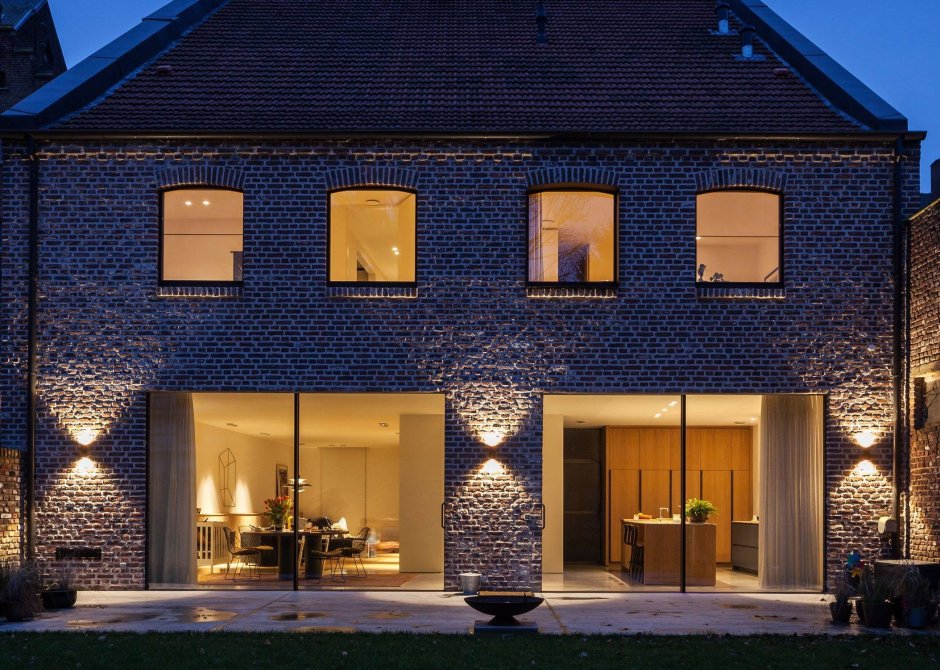 Освещение дома из бревна снаружи