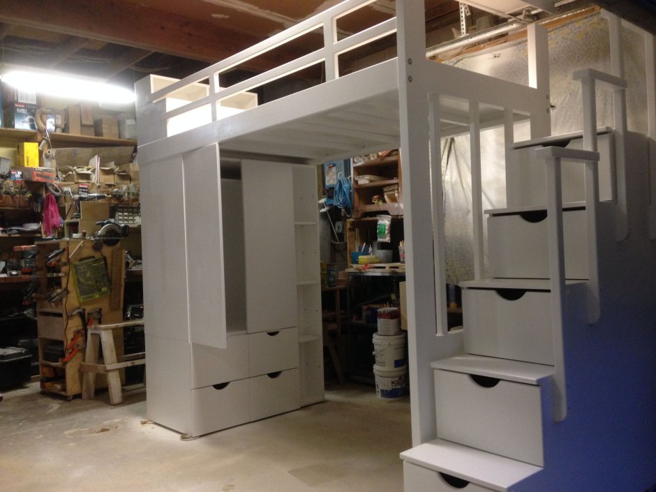 Кровать чердак над гардеробной