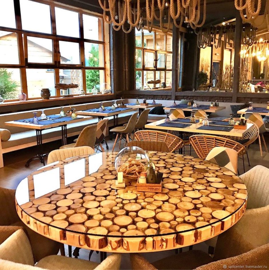 Круглый стол для кафе