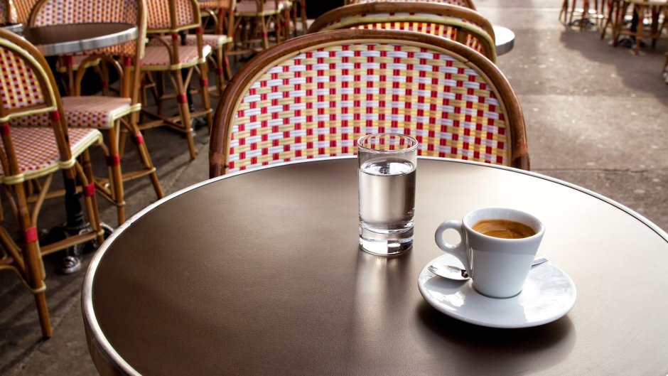 Сервировка круглого стола