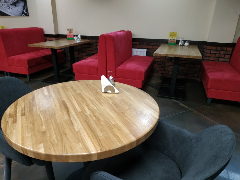 Ресторан с круглыми столами банкет