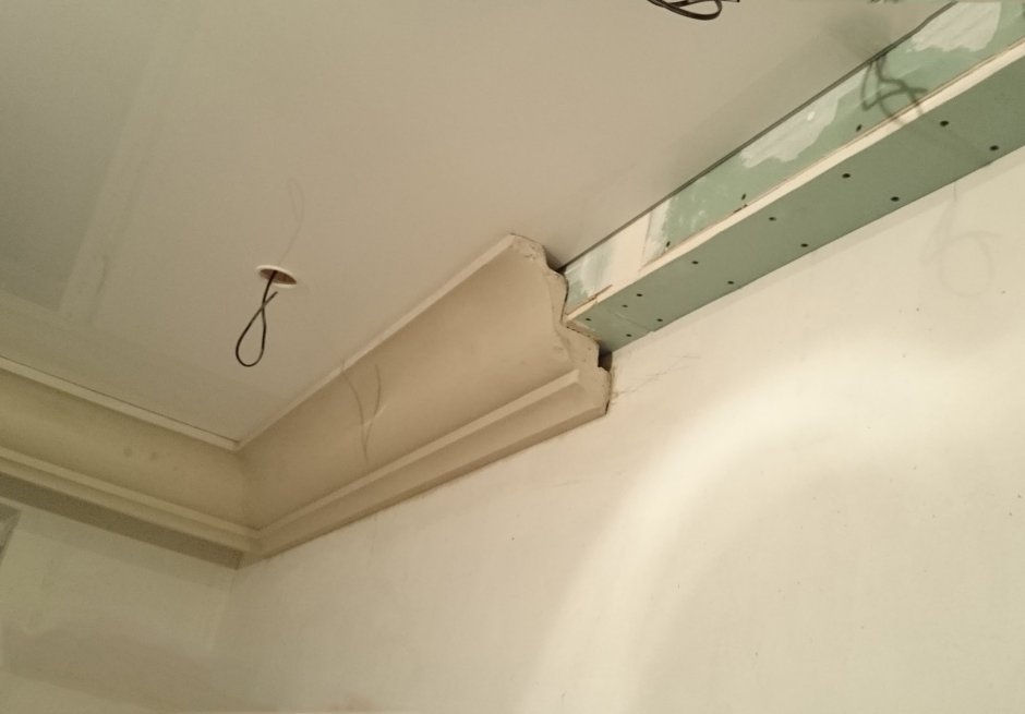 Короб для потолочного карниза