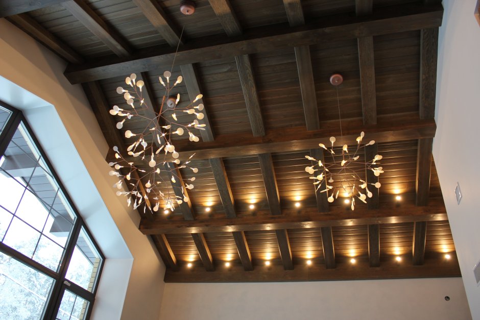 Потолочные балки с подсветкой