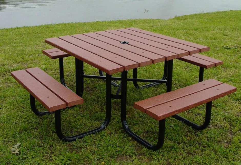 Стол на веранду