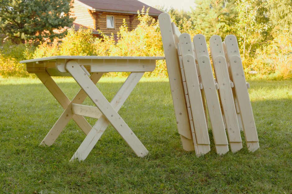 Складной стол из дерева