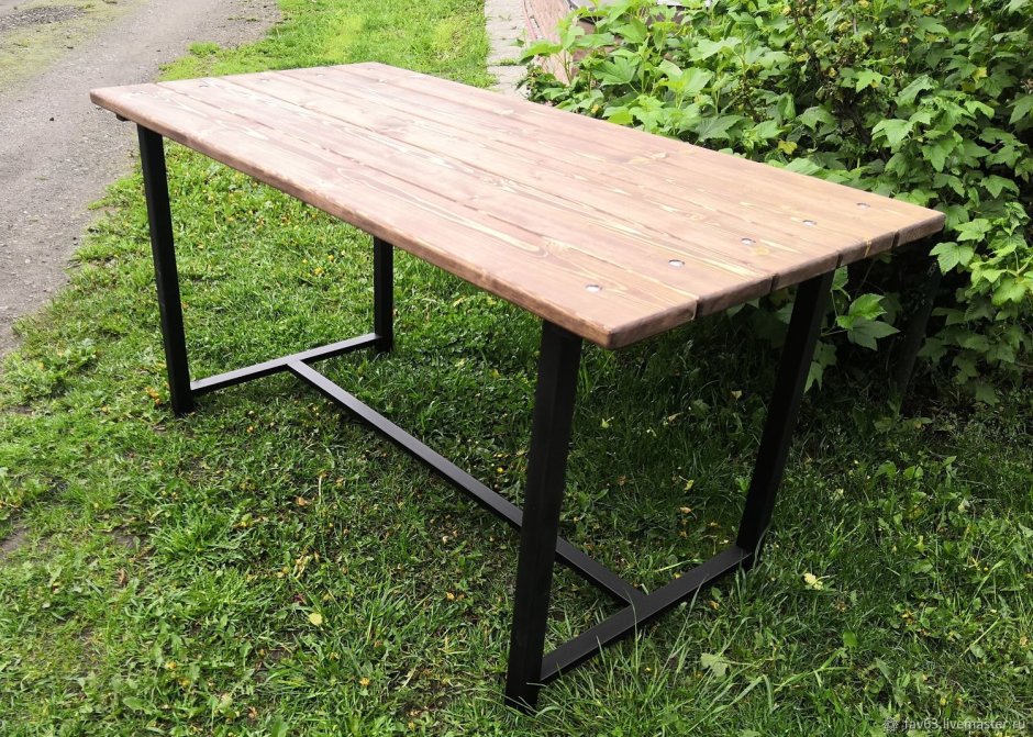 Стол в беседку из дерева