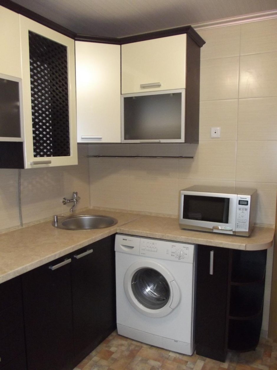 Угловая кухня со стиральной машиной