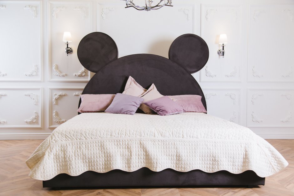 Кровать с изголовьем Микки Маус