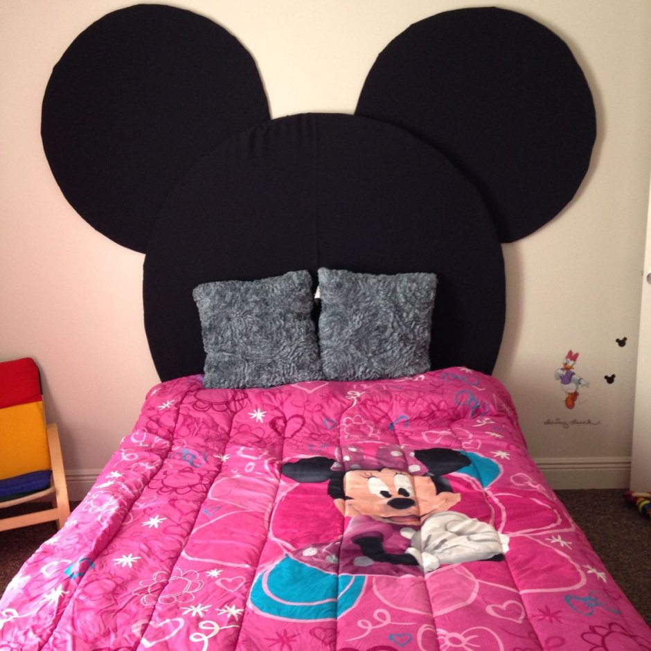Кровать с мини Маусом