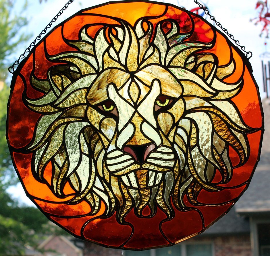 Кинусайга Лев витраж