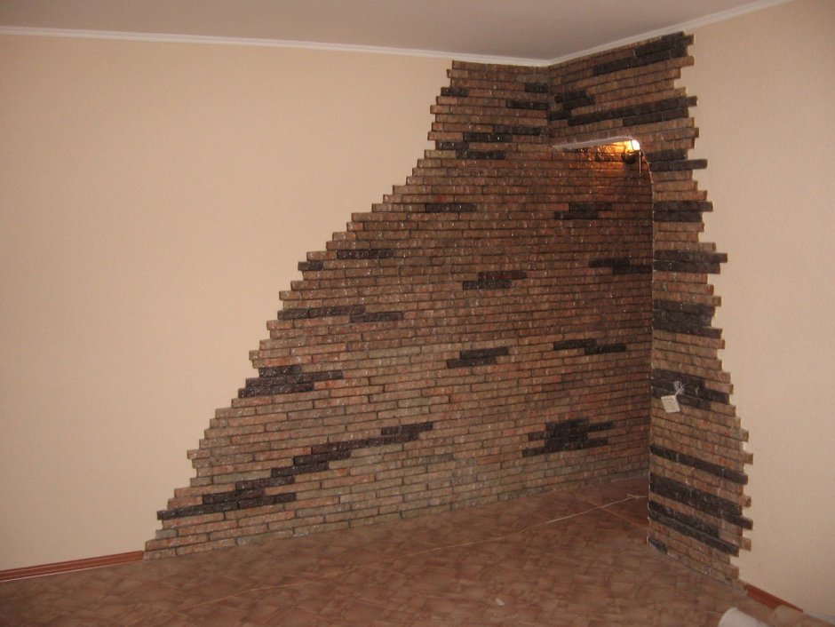 Кирпичики в углу стены