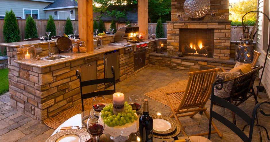 Закрытая веранда с мангалом