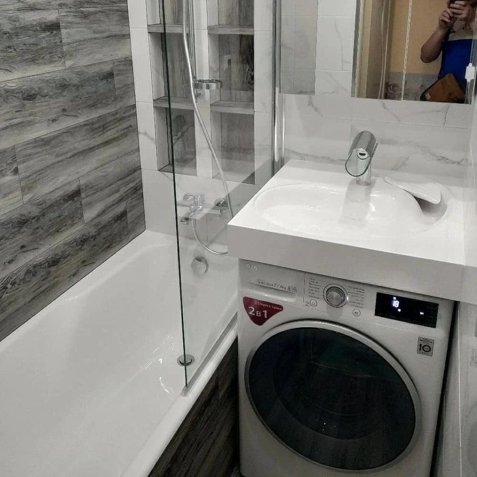 Ванная в хрущевке со стиральной машиной и раковиной