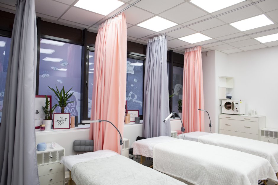 Перегородка с окном