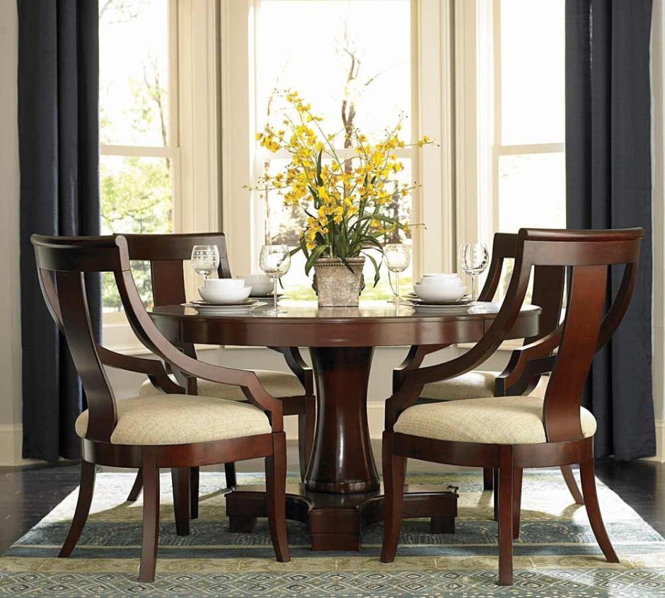 Round Dining Table a482