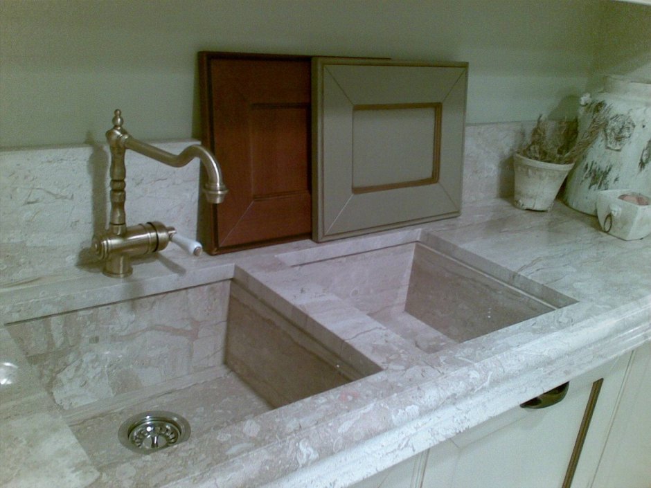 Кухонные раковины из натурального камня