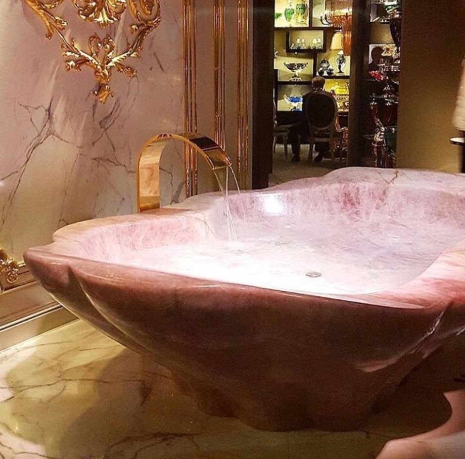 Ванная из цельного камня
