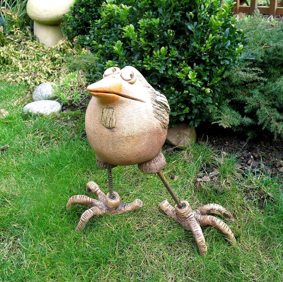 Высокая скульптура для сада