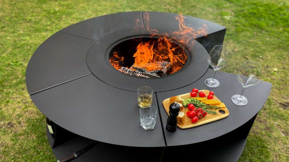 Стол на природе