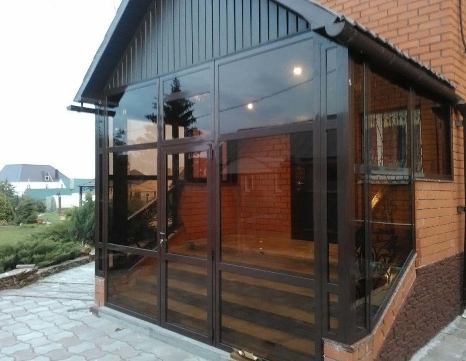 Остекленное крыльцо