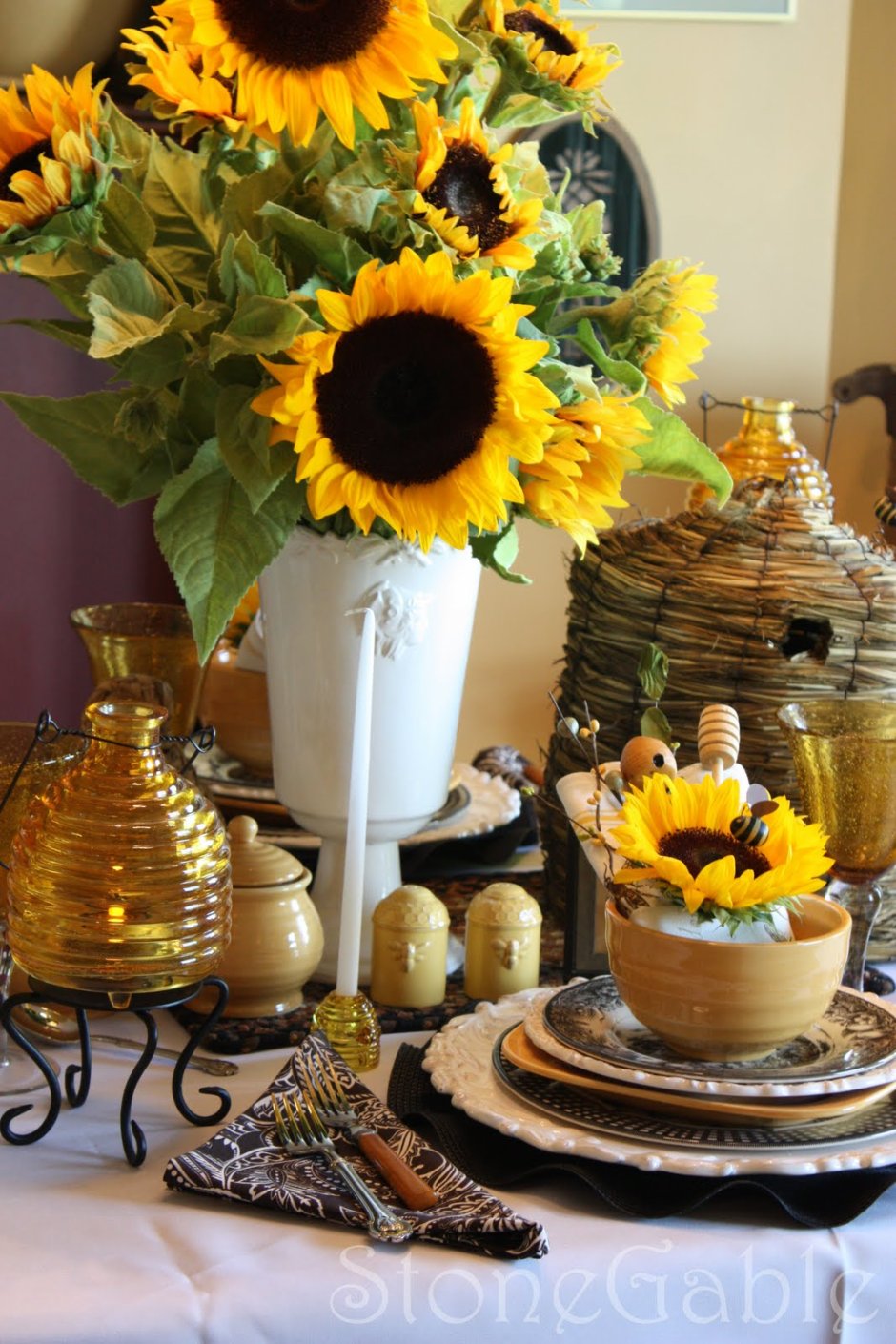 Декоративный подсолнух желтый