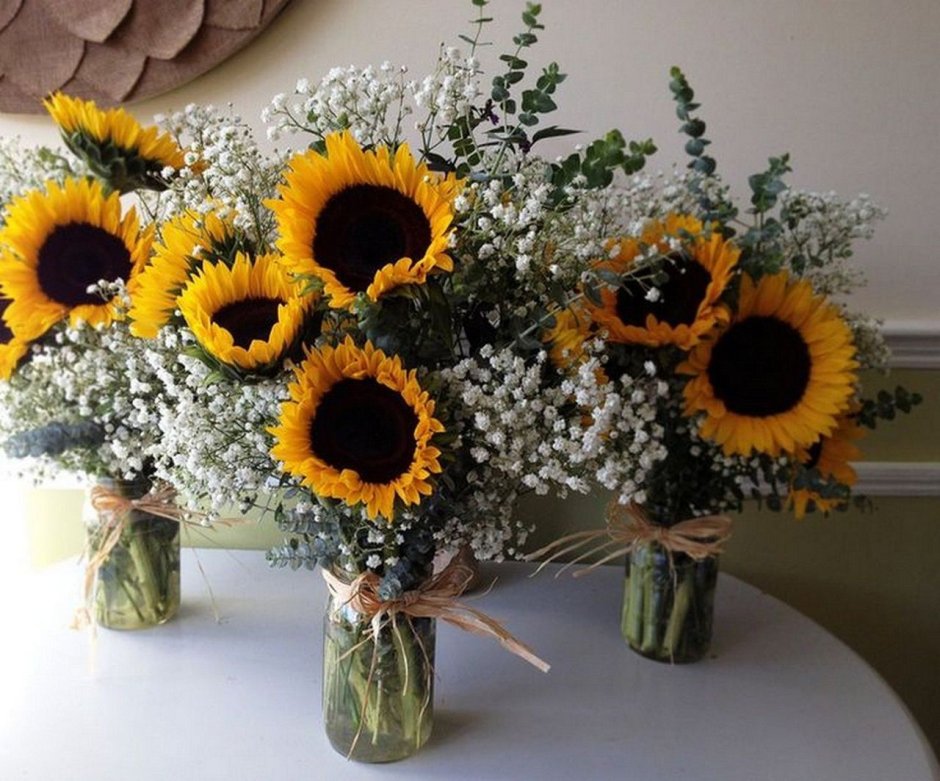 Фотозона с подсолнухами