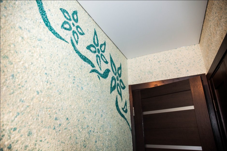 Жидкие обои двух цветов в интерьере