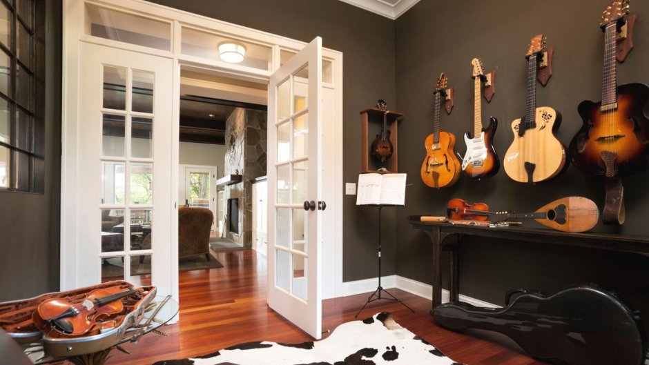 Музыкальные инструменты в интерьере