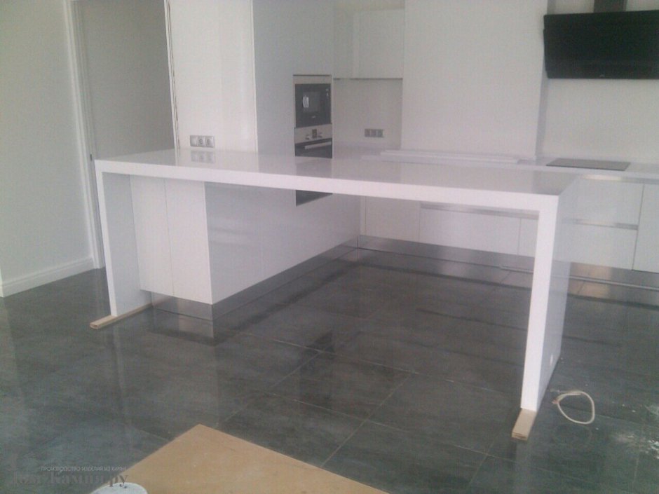 Барная стойка из керамогранита