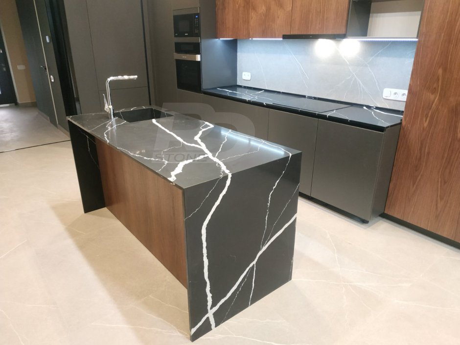 Барная стойка из камня