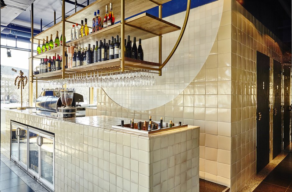 Кухня в стиле лофт с барной стойкой