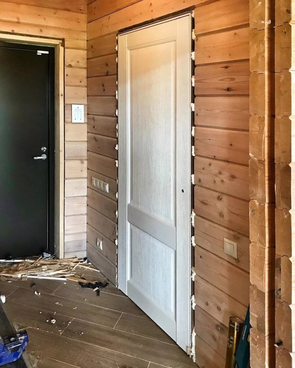 Межкомнатные двери в деревянном доме