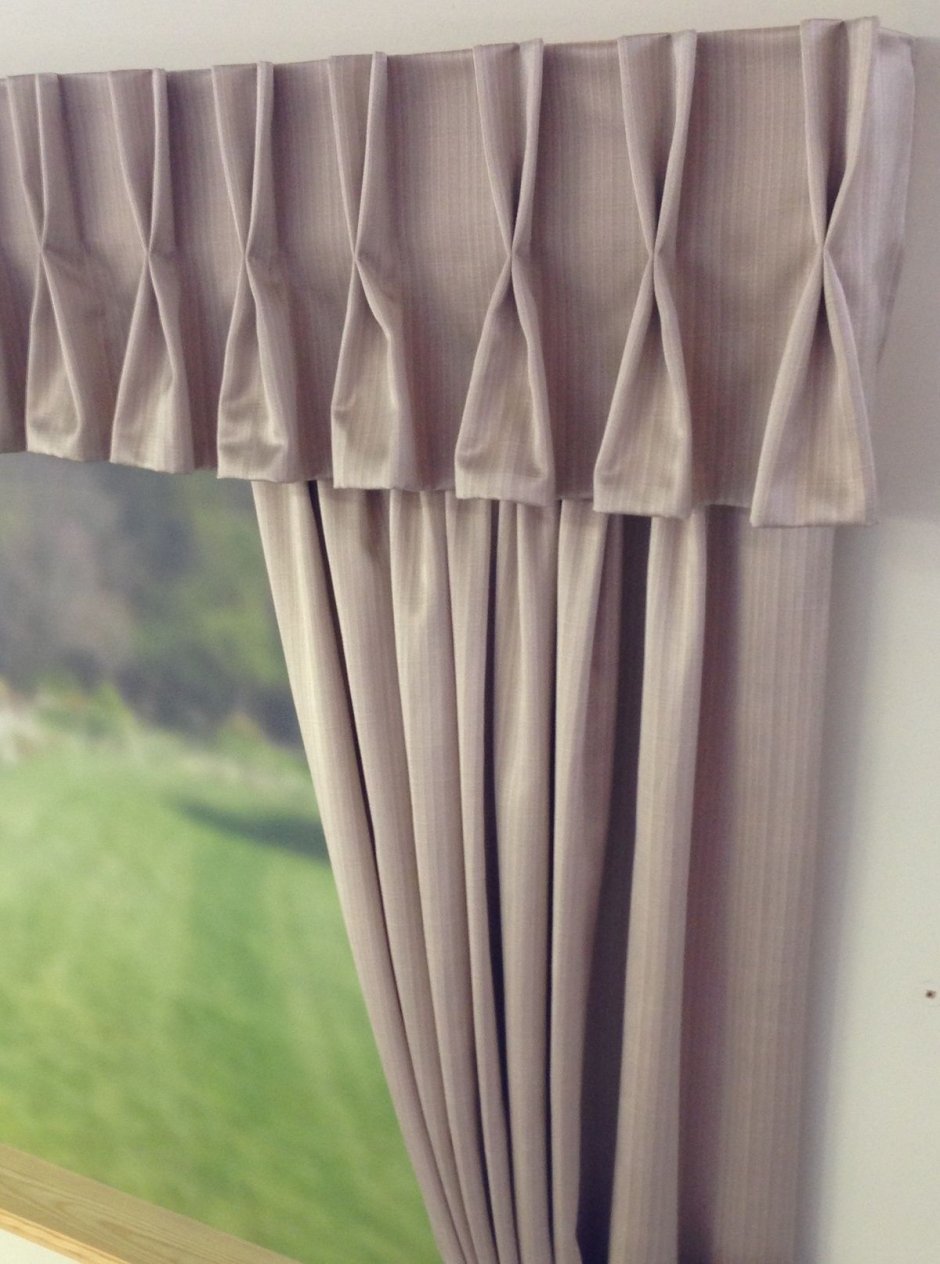 Ламбрекен в складку