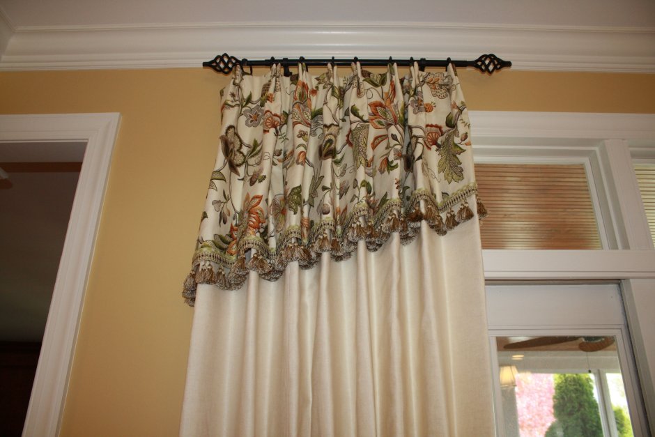 Карниз на половину окна