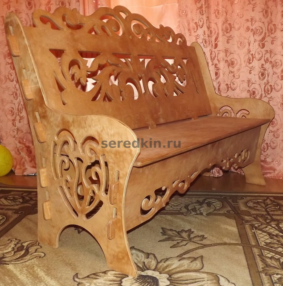 Резные лавочки из дерева