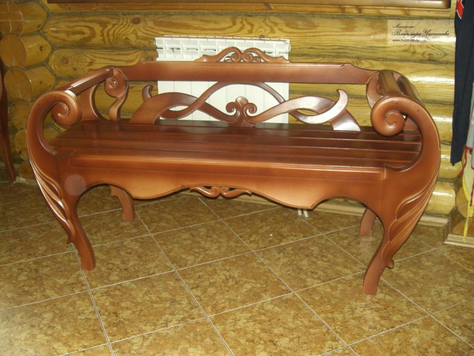 Резная скамейка