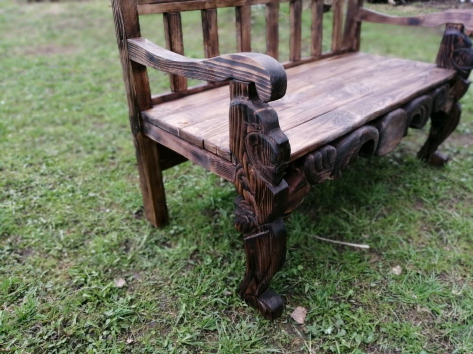 Резная скамейка