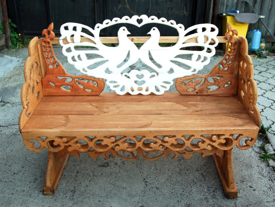 Скамья резная